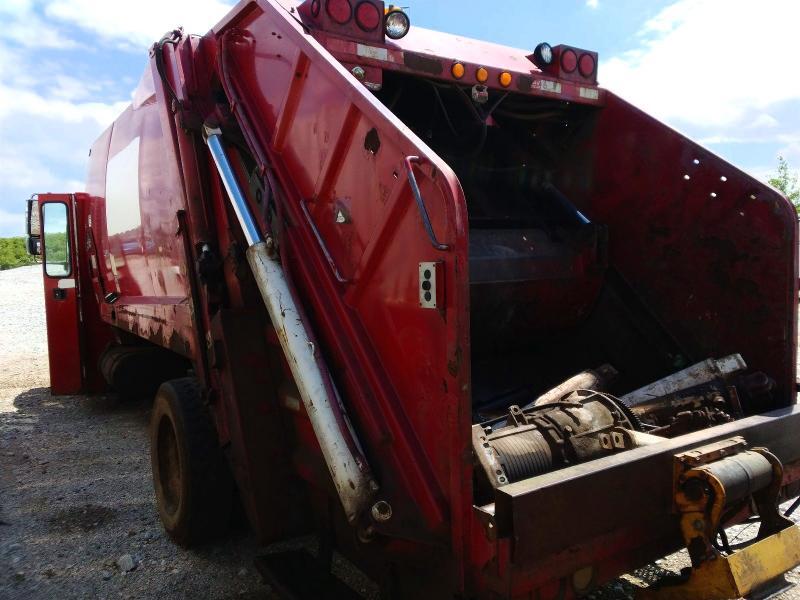 2005 INTERNATIONAL 7400 REFUSE TRUCK — Фото 3 из 10
