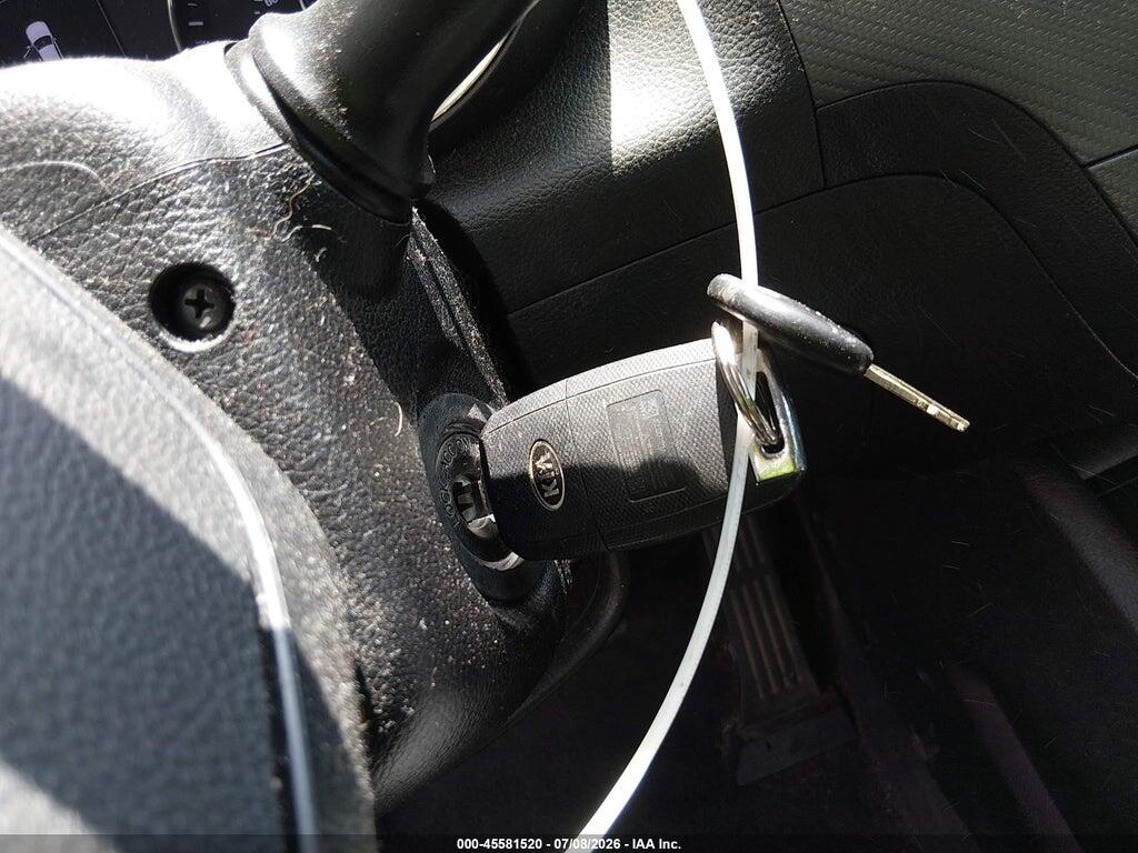 3KPFL4A79JE279445 2018 KIA FORTE photo no. 11