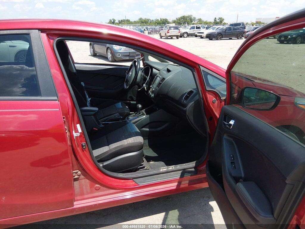 3KPFL4A79JE279445 2018 KIA FORTE photo no. 5