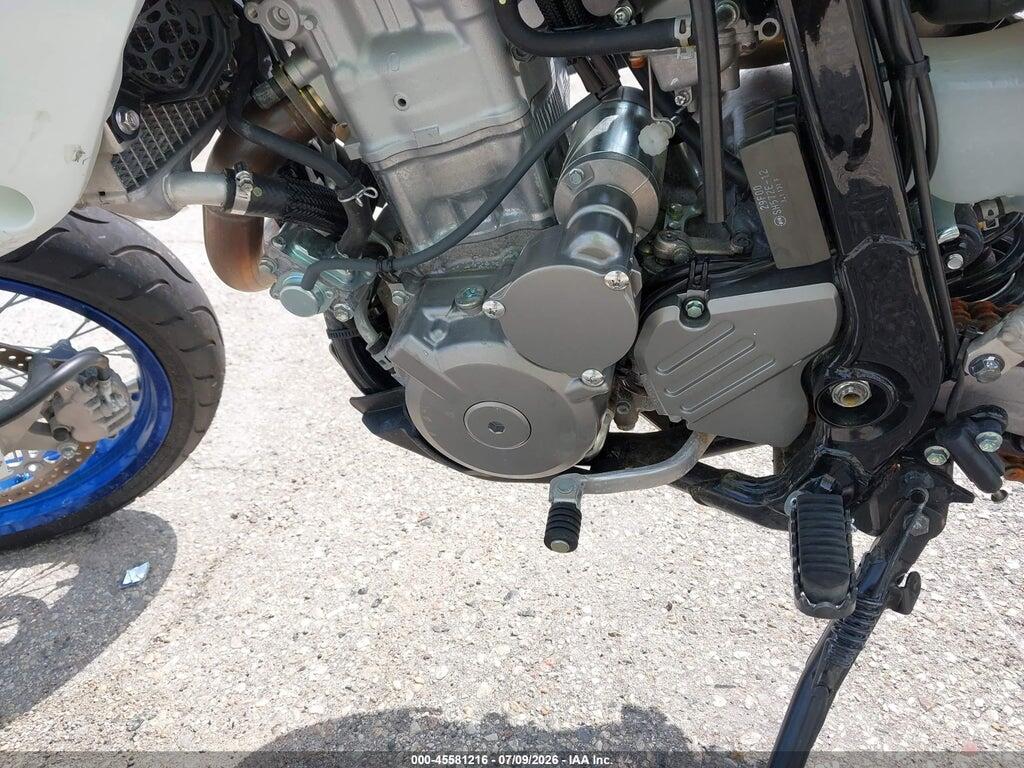 JS1SK44A4P7102149 2023 SUZUKI DR-Z400 photo no. 9