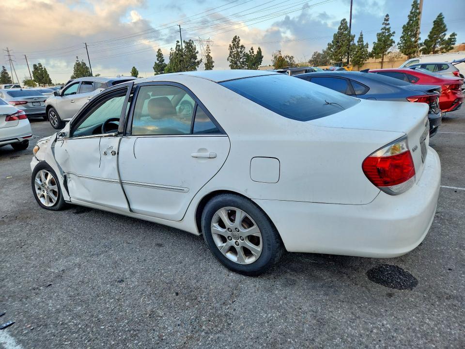2005 TOYOTA CAMRY XLE V6 — Фото 2 из 12