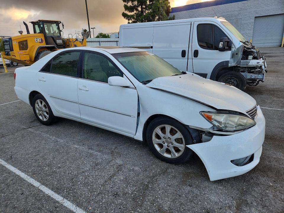 2005 TOYOTA CAMRY XLE V6 — Фото 4 из 12