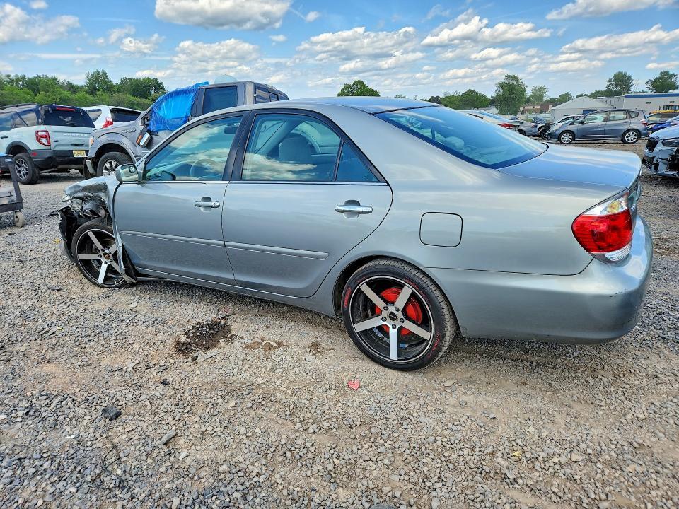 2005 TOYOTA CAMRY 4D S — Фото 2 из 12