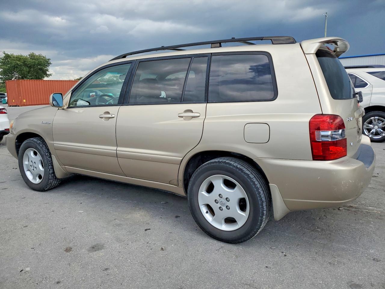 2005 TOYOTA HIGHLANDER — Фото 2 из 13
