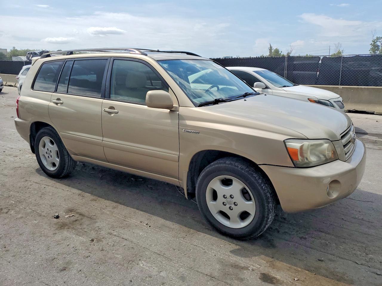 2005 TOYOTA HIGHLANDER — Фото 4 из 13