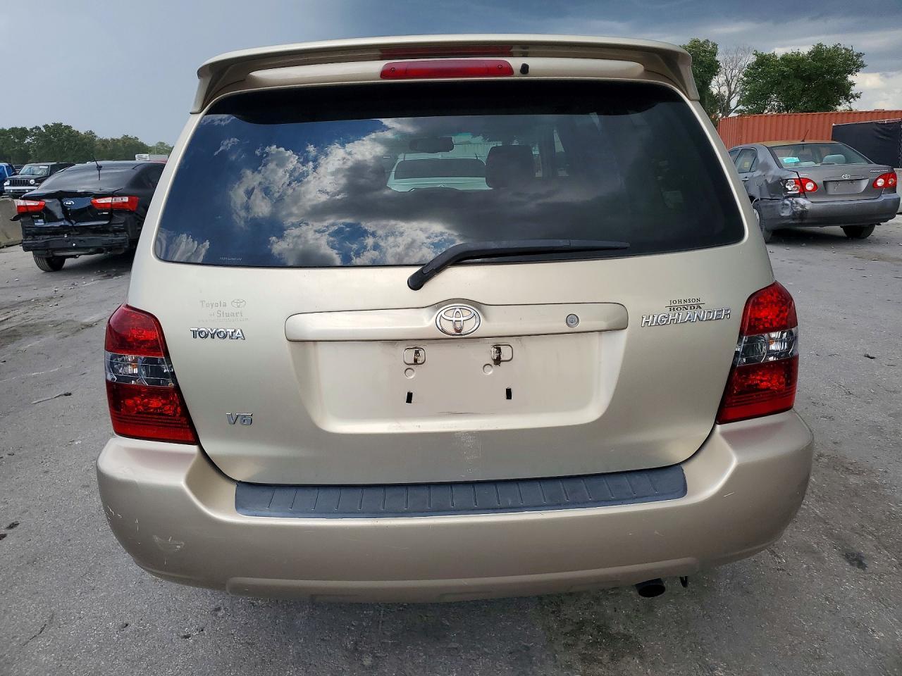 2005 TOYOTA HIGHLANDER — Фото 6 из 13