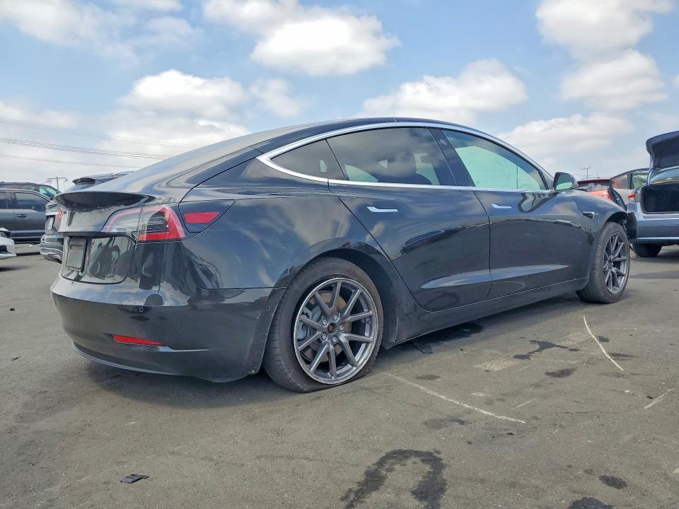 2019 TESLA MODEL 3 — Фото 3 из 12
