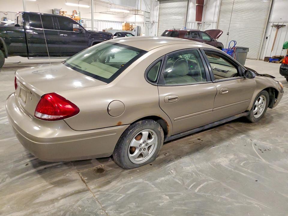 1FAFP55S54G147639 2004 FORD TAURUS photo no. 3