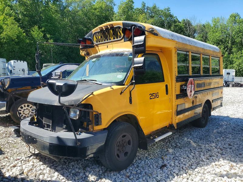 2004 GMC SAVANA CUTAWAY G3500 — Фото 2 из 10