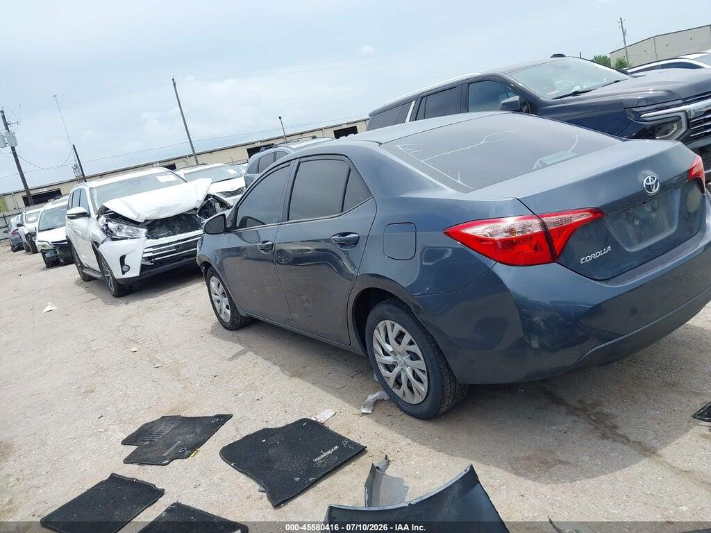 5YFBURHE7HP720561 2017 TOYOTA COROLLA photo no. 3