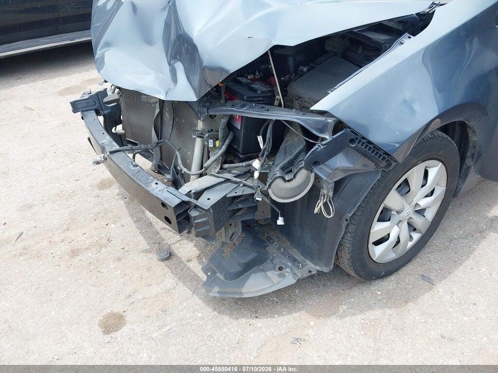 5YFBURHE7HP720561 2017 TOYOTA COROLLA photo no. 6