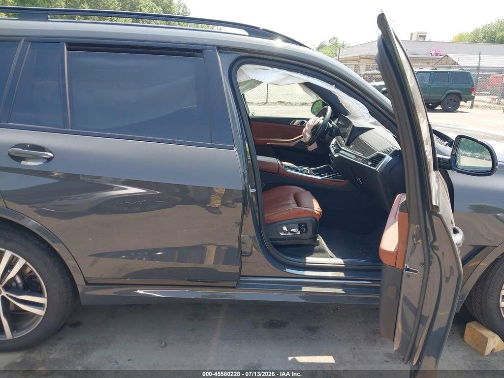 5UX23EM09S9Y92138 2025 BMW X7 photo no. 5