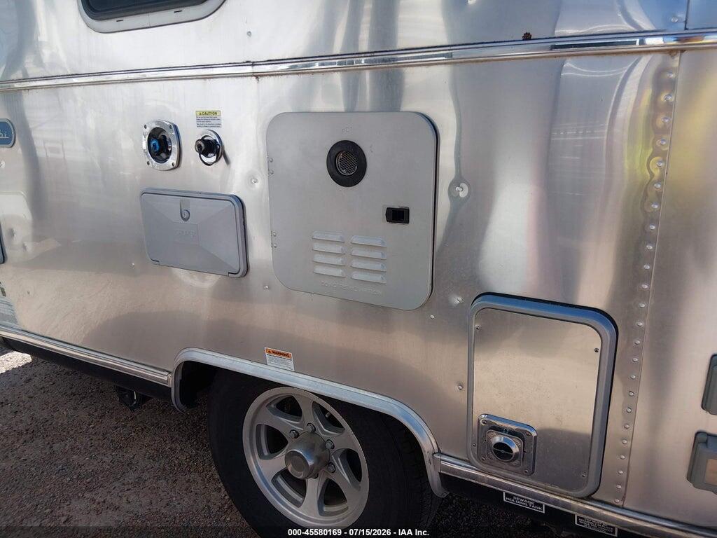 1STHMAC16MJ555991 2021 AIRSTREAM BAMBI photo no. 10