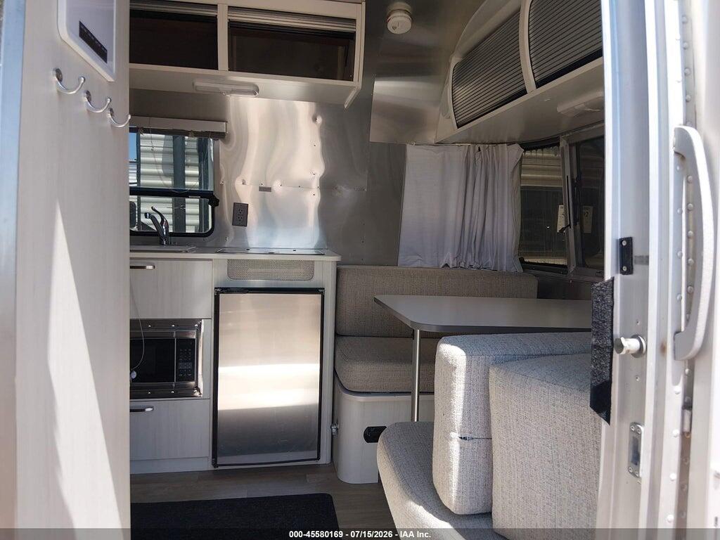 1STHMAC16MJ555991 2021 AIRSTREAM BAMBI photo no. 5