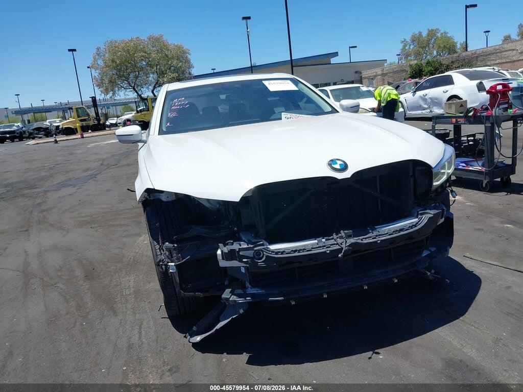 WBA7T2C05NCH58449 2022 BMW 740 photo no. 6