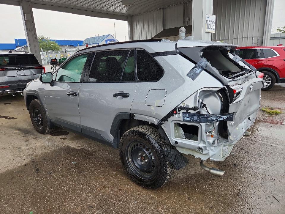 2019 TOYOTA RAV4 LE — Фото 2 из 13