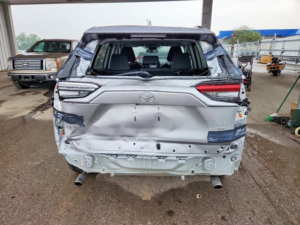 2019 TOYOTA RAV4 LE — Фото 6 из 13