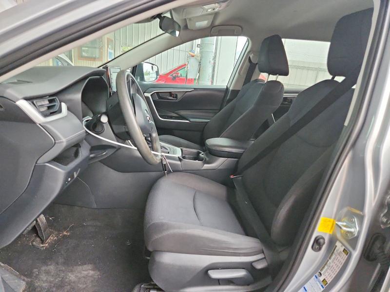 2019 TOYOTA RAV4 LE — Фото 7 из 13