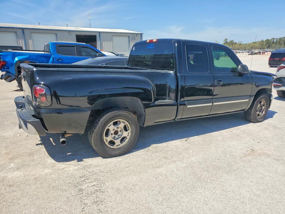 2003 CHEVROLET SILVERADO C1500 — Фото 3 из 12