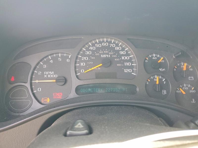 2003 CHEVROLET SILVERADO C1500 — Фото 9 из 12