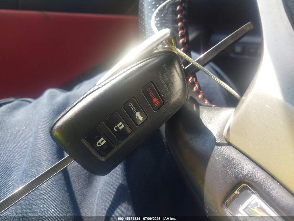 JTHCM1D26H5020043 2017 LEXUS IS 300 photo no. 11