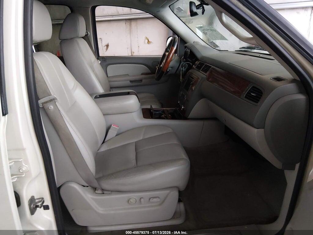 1GNFC16J88R209377 2008 CHEVROLET SUBURBAN 1500 photo no. 5
