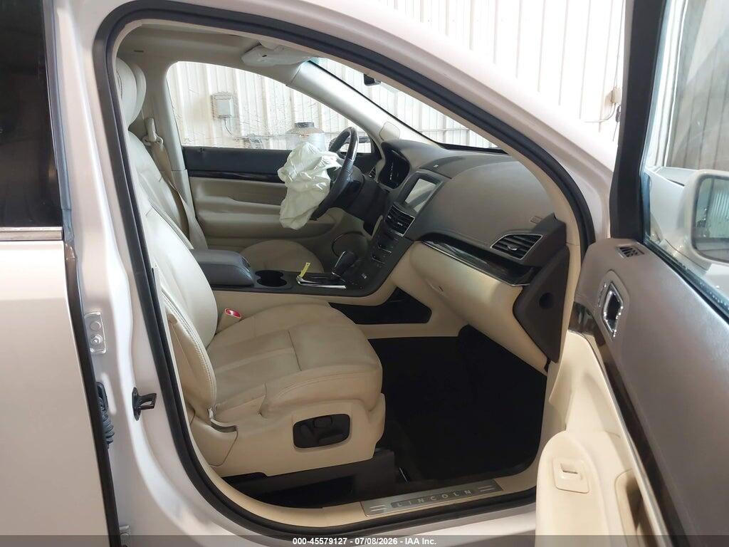 2LMHJ5AT8KBL03342 2019 LINCOLN MKT photo no. 5