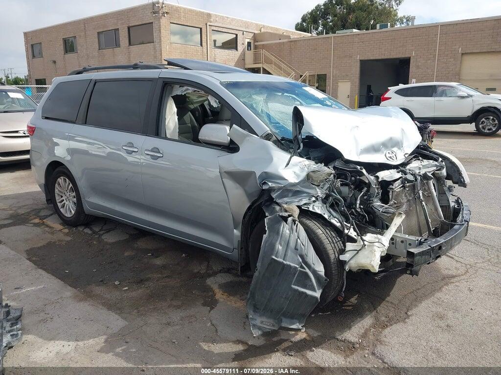 5TDYK3DC4FS527385 2015 TOYOTA SIENNA photo no. 1