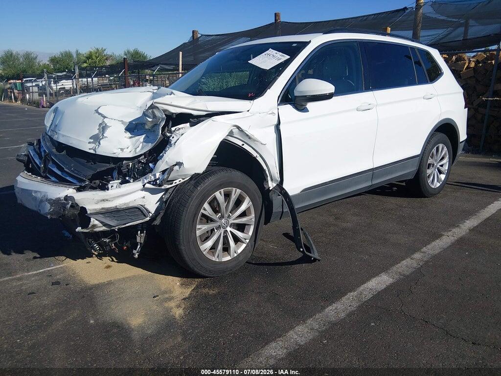 3VV3B7AX2JM156827 2018 VOLKSWAGEN TIGUAN photo no. 2