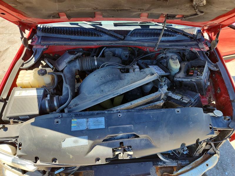 2002 CHEVROLET SILVERADO C1500 — Фото 11 из 12