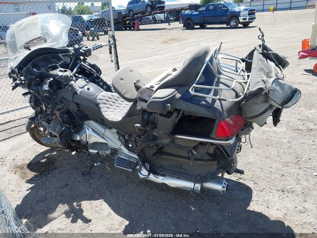 1HFSC47054A307523 2004 HONDA GL1800 photo no. 2