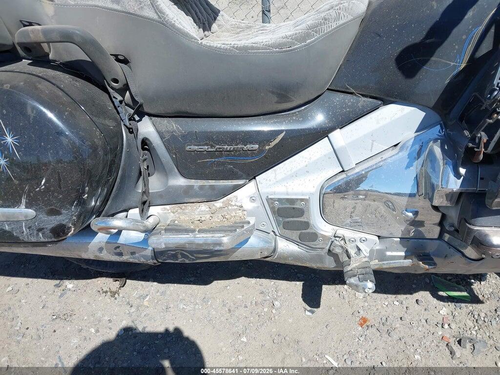 1HFSC47054A307523 2004 HONDA GL1800 photo no. 8