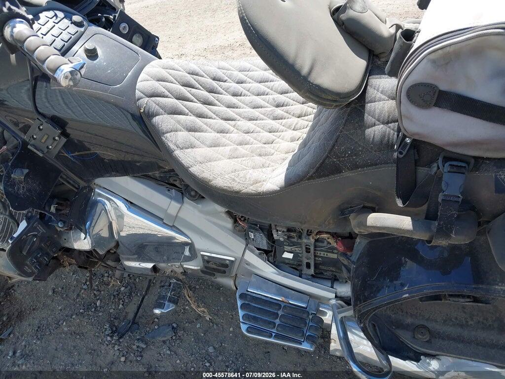 1HFSC47054A307523 2004 HONDA GL1800 photo no. 9