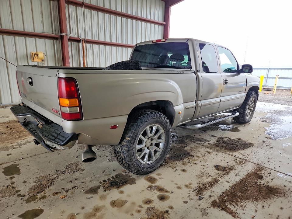 2002 GMC SIERRA K1500 DENALI — Фото 3 из 12
