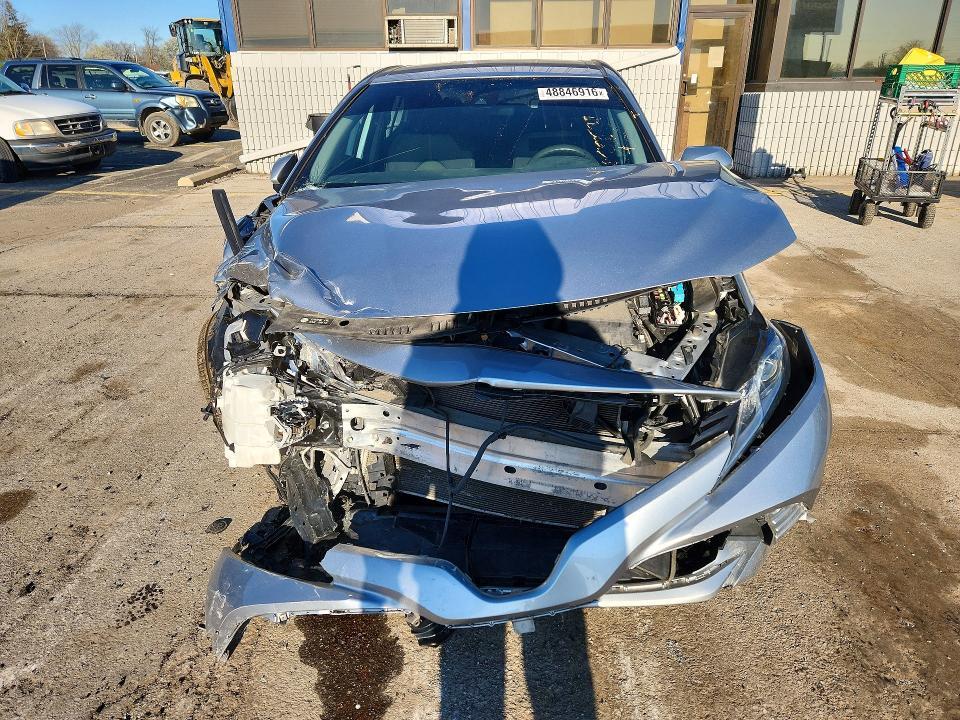 2019 TOYOTA CAMRY LE — Фото 5 из 12