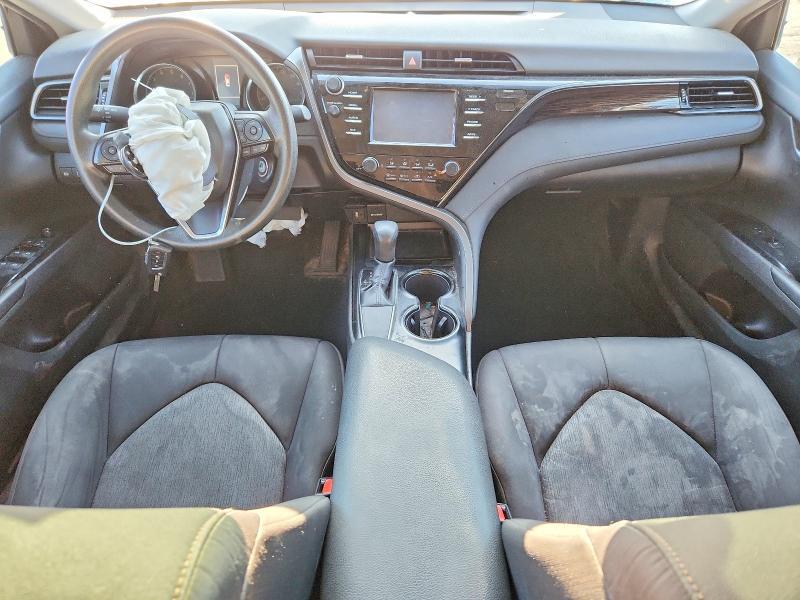 2019 TOYOTA CAMRY LE — Фото 8 из 12