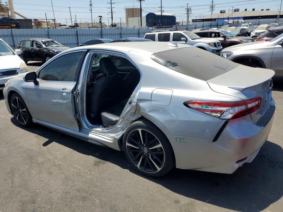 2019 TOYOTA CAMRY XSE — Фото 2 из 13