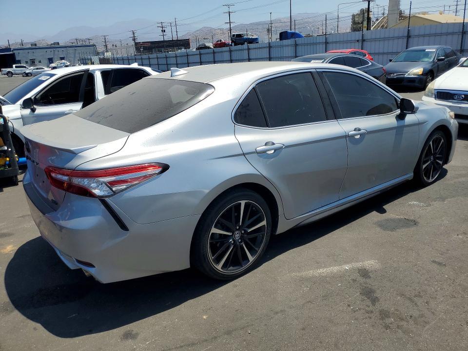 2019 TOYOTA CAMRY XSE — Фото 3 из 13