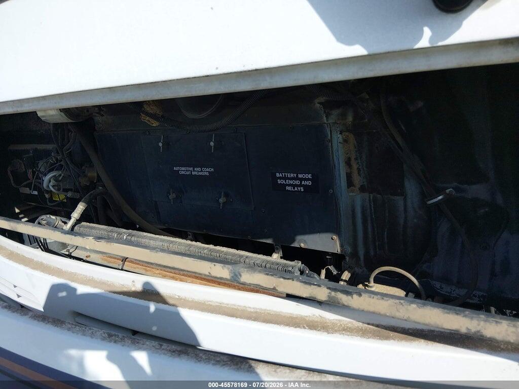 4UZHXFBC6WC944381 1998 FREIGHTLINER CHASSIS photo no. 10