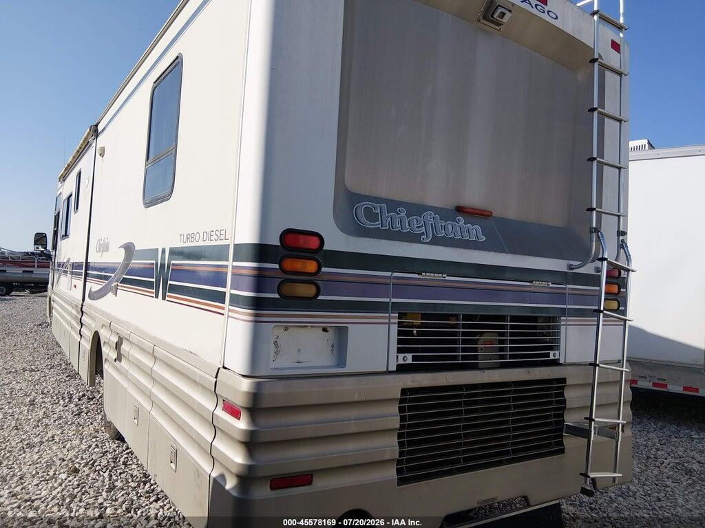 4UZHXFBC6WC944381 1998 FREIGHTLINER CHASSIS photo no. 3