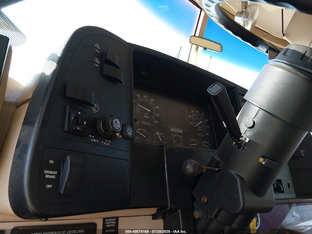 4UZHXFBC6WC944381 1998 FREIGHTLINER CHASSIS photo no. 7