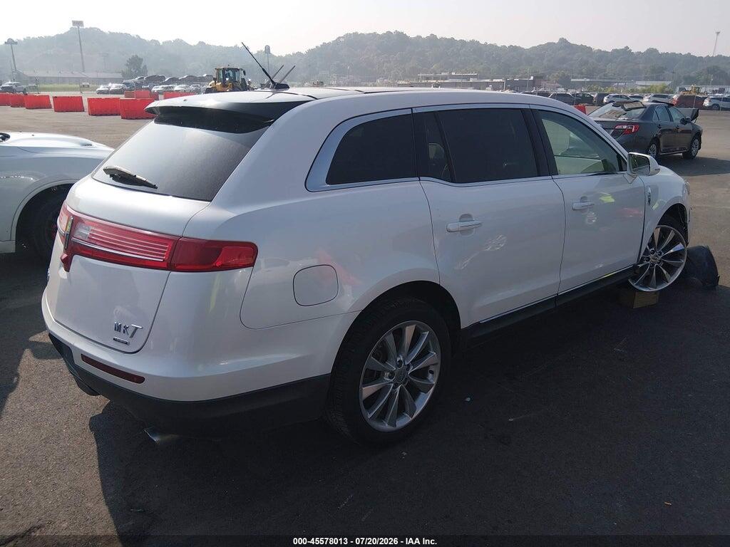 2LMHJ5ATXBBJ53072 2011 LINCOLN MKT photo no. 4