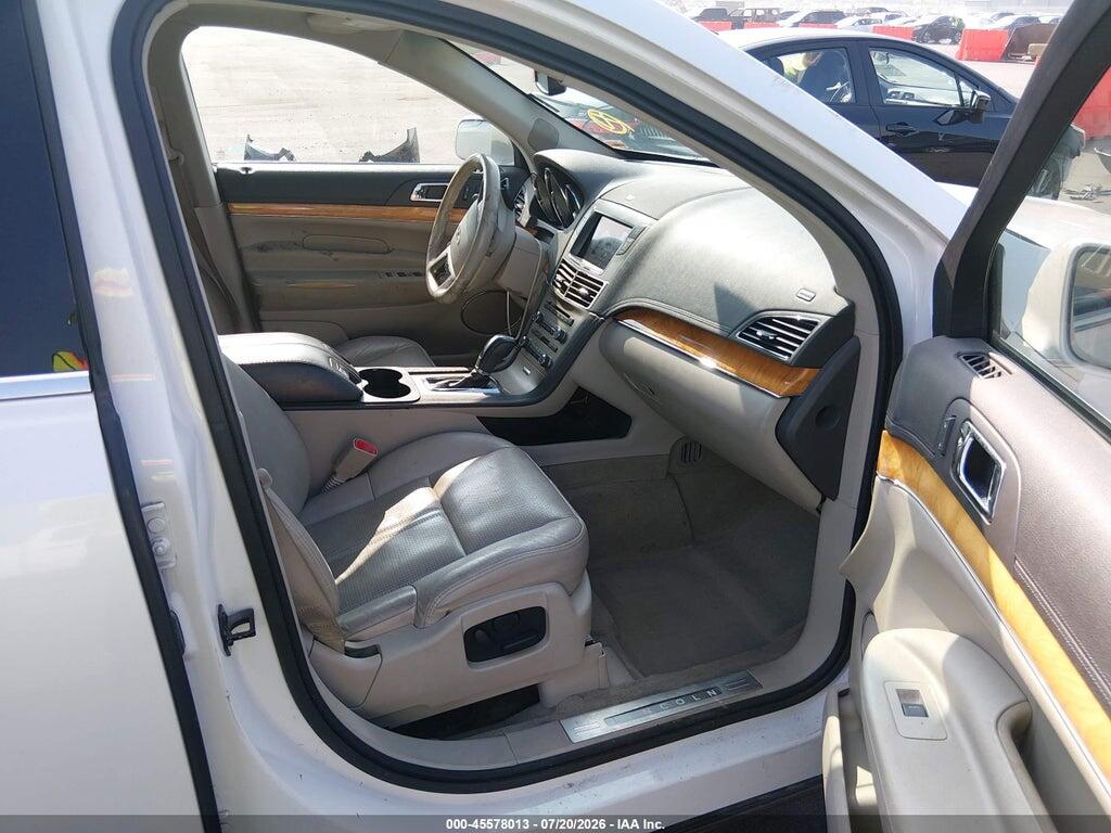 2LMHJ5ATXBBJ53072 2011 LINCOLN MKT photo no. 5