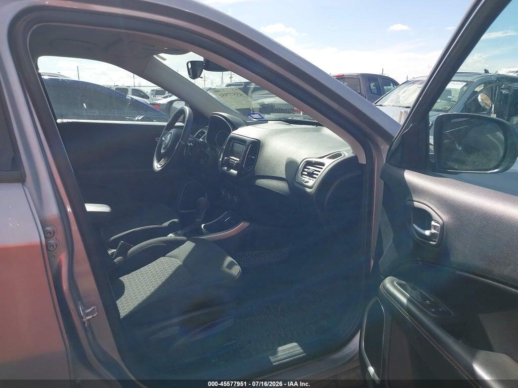 3C4NJCAB3JT255167 2018 JEEP COMPASS photo no. 5