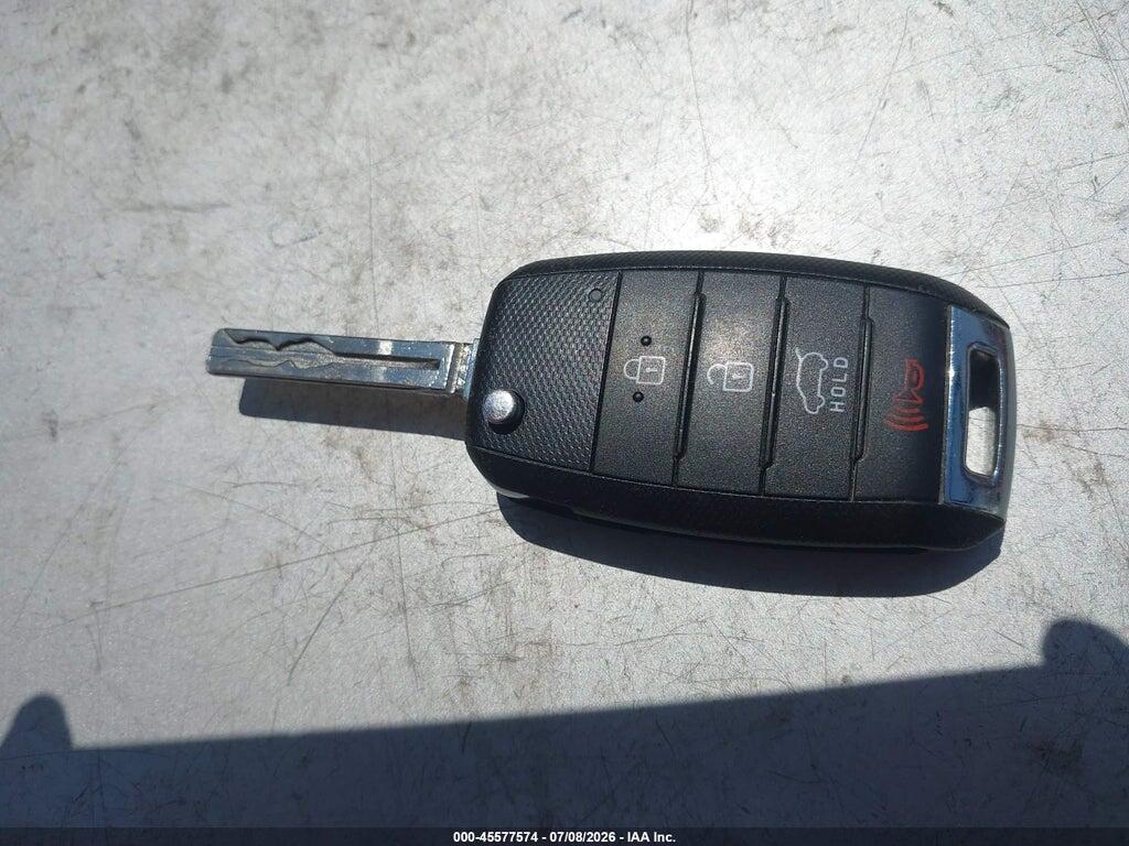 KNDJN2A23H7483939 2017 KIA SOUL photo no. 11
