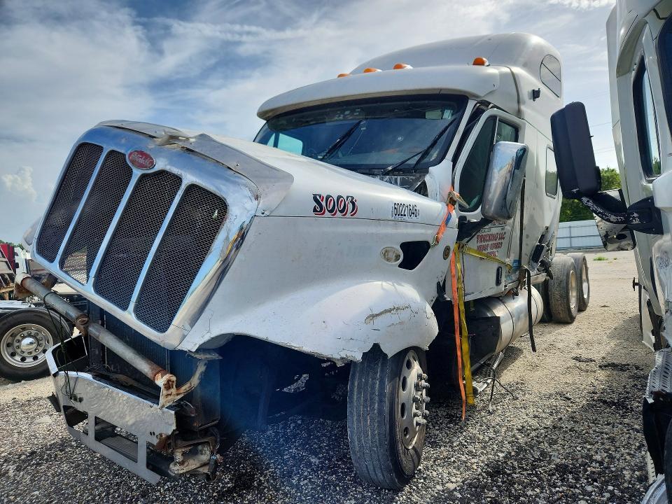 2001 PETERBILT 387 SEMI TRUCK