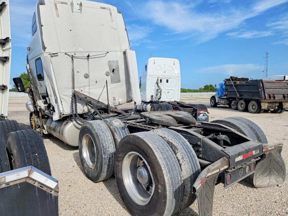 2001 PETERBILT 387 SEMI TRUCK — Фото 2 из 12