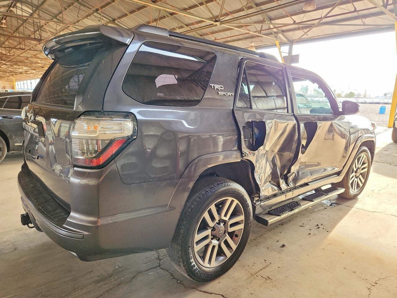 2022 TOYOTA 4RUNNER TRD SPORT — Фото 3 из 13