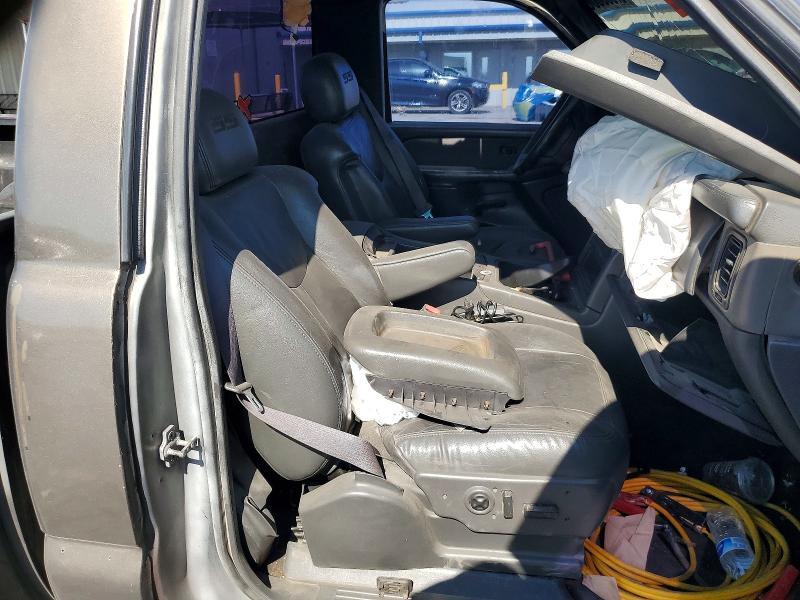 2000 CHEVROLET SILVERADO C1500 — Фото 10 из 13