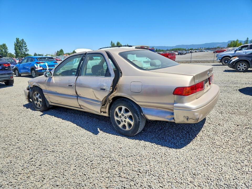 JT2BF22K6Y0284708 2000 TOYOTA CAMRY photo no. 2